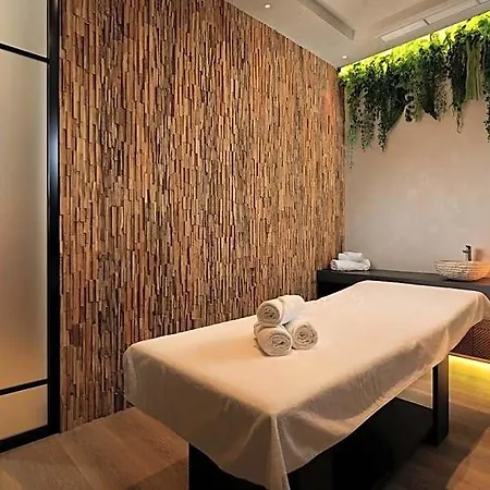 Hotel Mk Tirana 5*